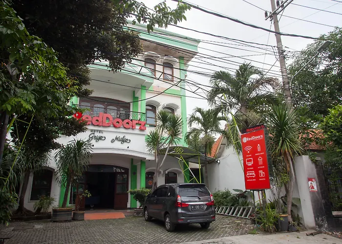 RedDoorz @ Genteng Surabaya 2